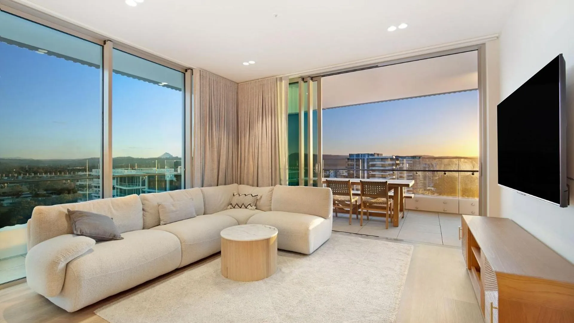 Miles At Kirra Point 1406 Apartment Gold Coast